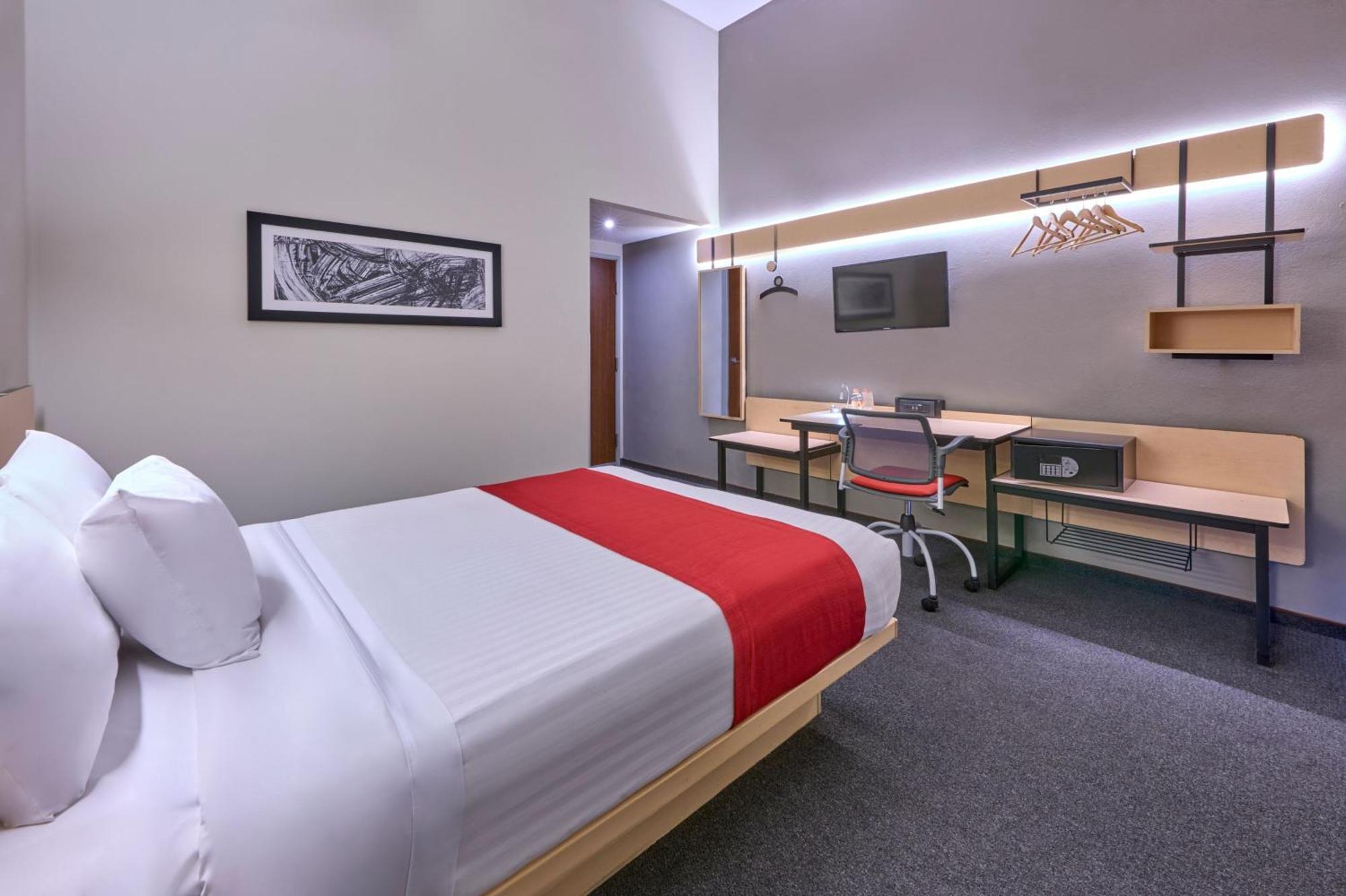City Express Plus By Marriott Ciudad De Mexico Patio Universidad Buitenkant foto